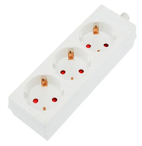 Jatkojohto 3-osainen 3 m maadoitettu