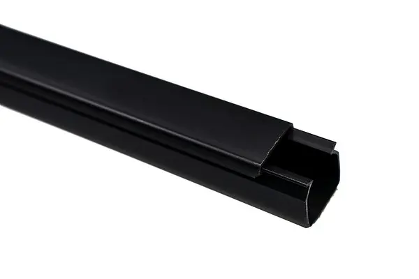 Asennuskanava 16x16x2000 mm tarralla musta